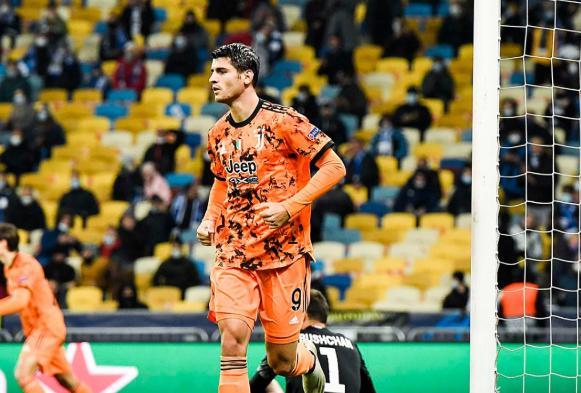  圣保利,租借前锋梅开二度助球队战胜汉堡